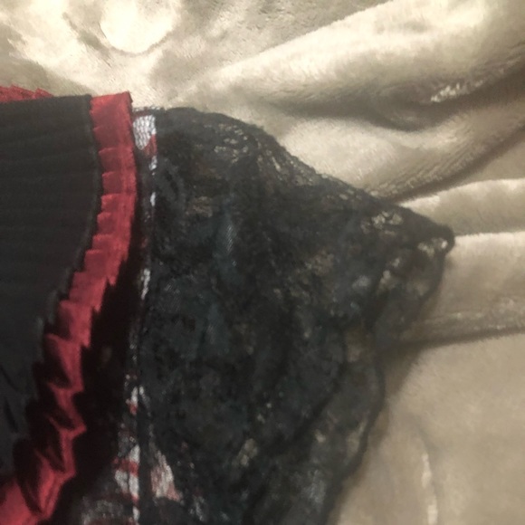 Size S LINDI tunic style black and red top - Picture 10 of 13